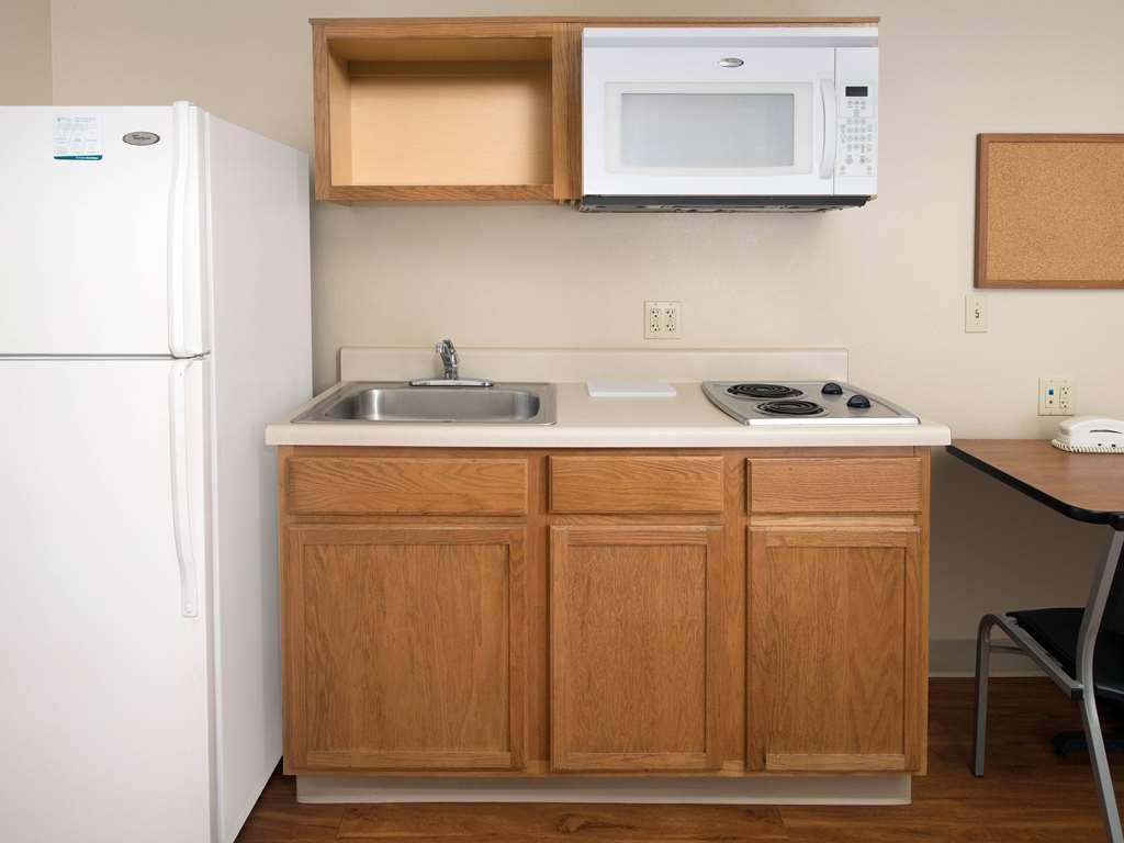 Extended Stay America Select Suites - Akron - South Portage Lakes الغرفة الصورة