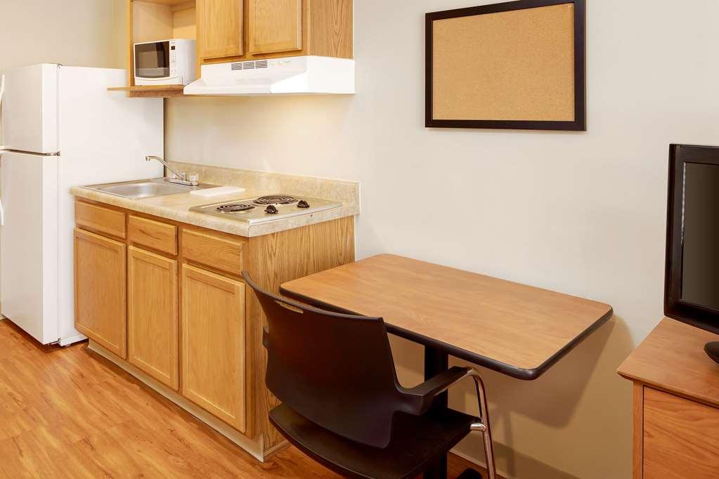 Extended Stay America Select Suites - Akron - South Portage Lakes الغرفة الصورة